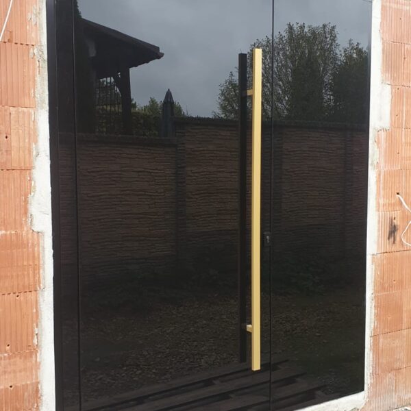 Z życia firmy: Montujemy nowoczesne drzwi! Zobacz naszą najnowszą pracę w Chruszczobrodzie koło Łaz